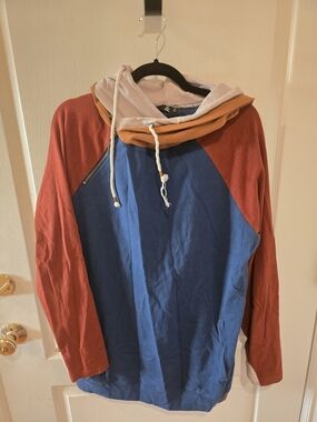 AMPERSAND AVE Colorblock Hooded Sweatshirt in Blue, Rust & Cream